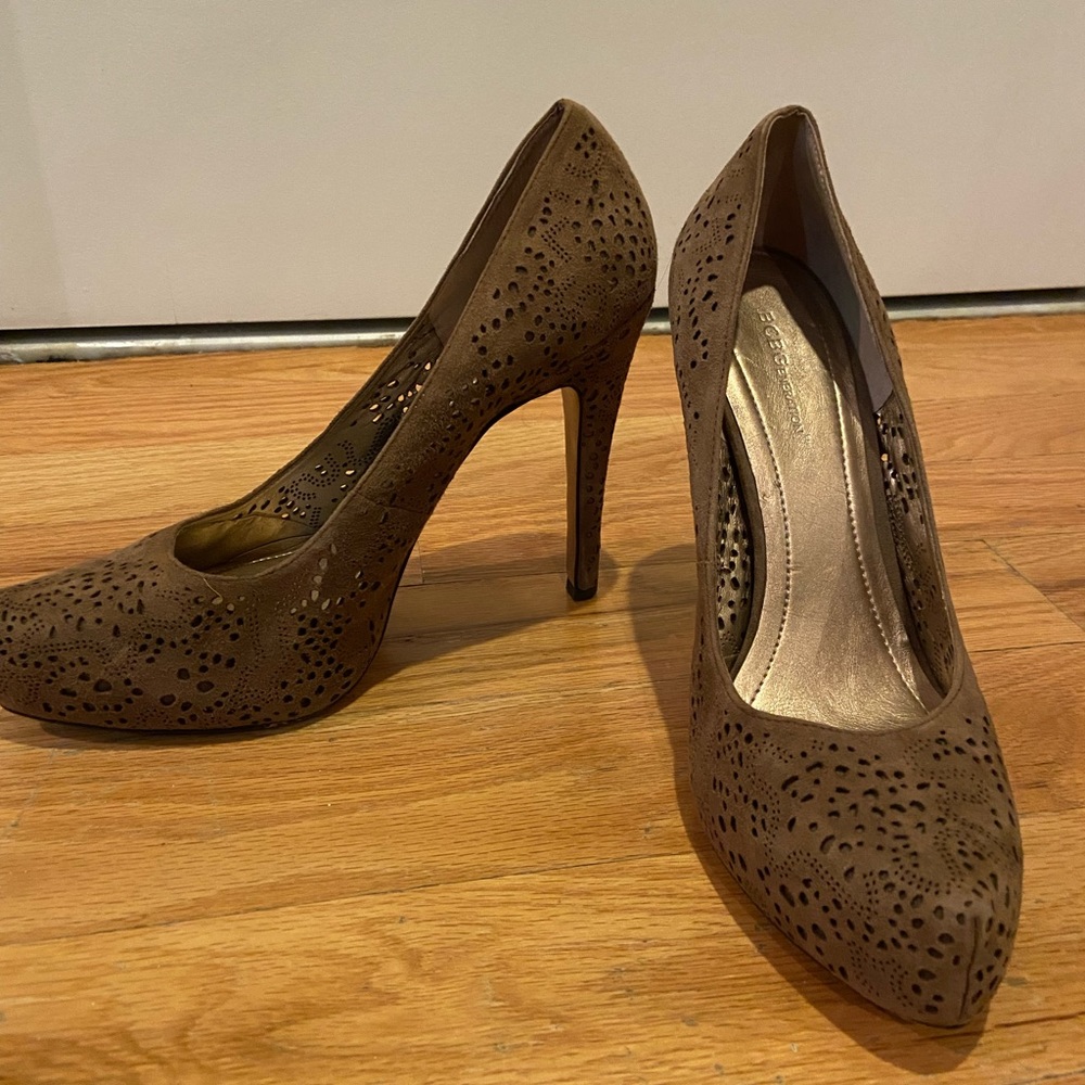 BCBGeneration brown suede pumps | Size 10